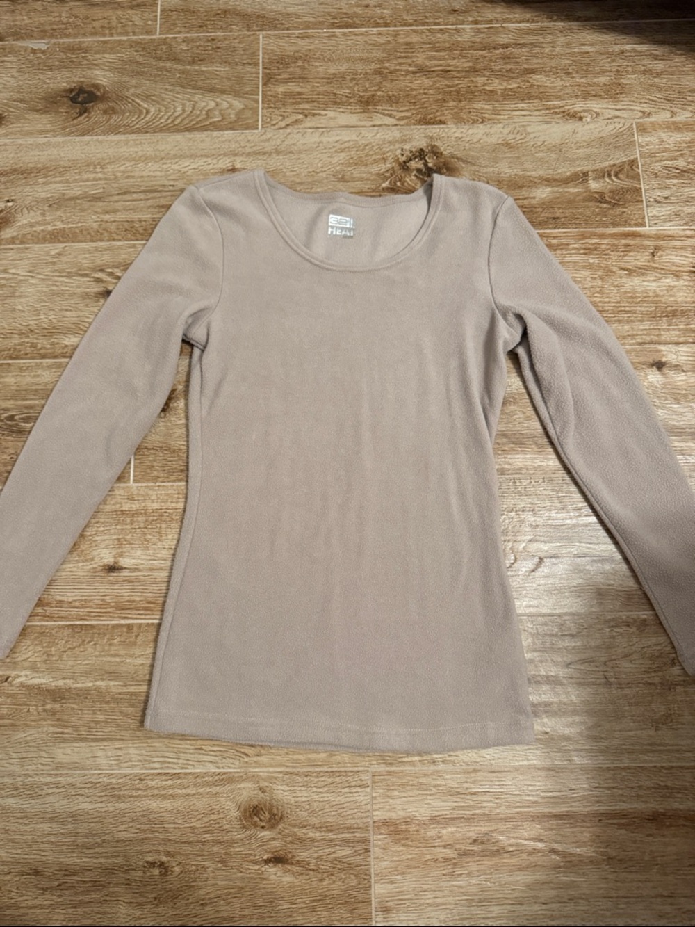 32° Heat Women’s Soft Long Sleeve Scoop Neck Top
